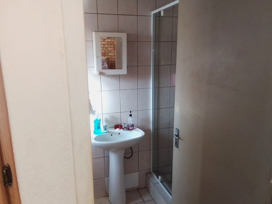 1 Bedroom Property for Sale in Rustenburg Central North West